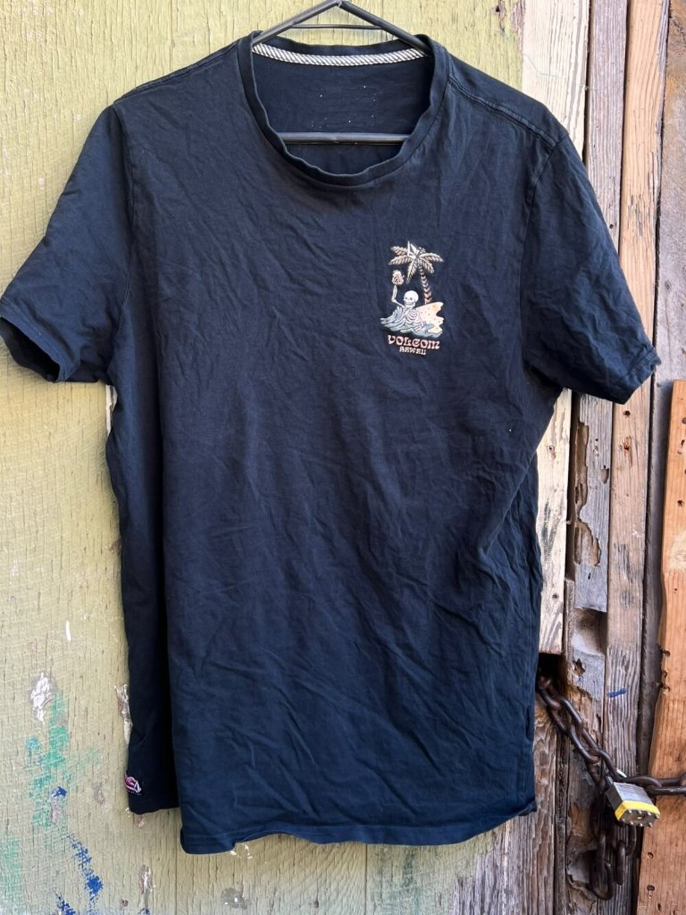Volcom Men Black Graphic T-Shirt Skeleton Palm Tree Size S